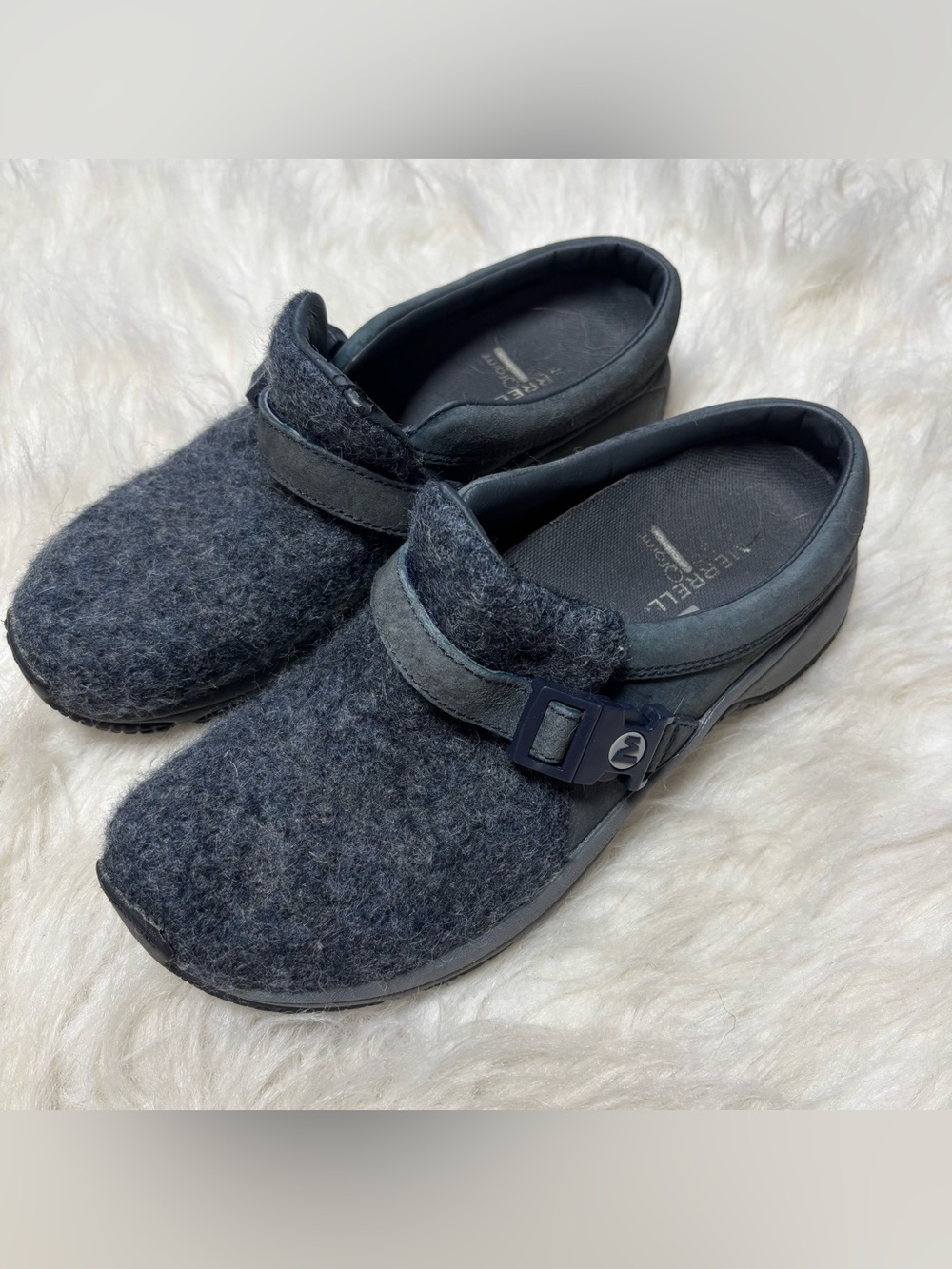 Merrell Charcoal Gray Wool Slip-On Clogs size Women’s 8